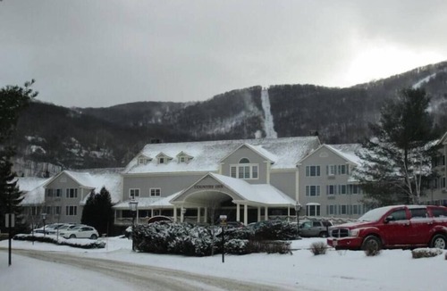 Hancock Apartment | Chic 2BR Suite on Jiminy Mtn Sleeps 8 - Gorgeous