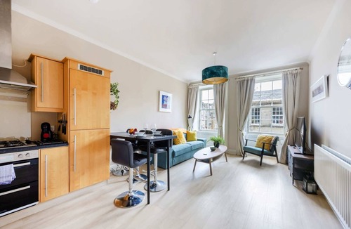 West End Apartment | Chic 2BR West End Edinburgh - Walk to Castle