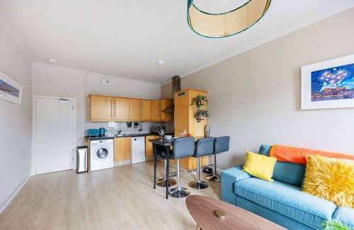 West End Apartment | Chic 2BR West End Edinburgh - Walk to Castle