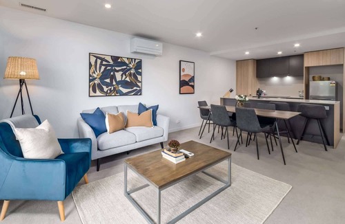 Braddon Apartment | Chic 3-Bed in Central with Pool, Sauna and Gym