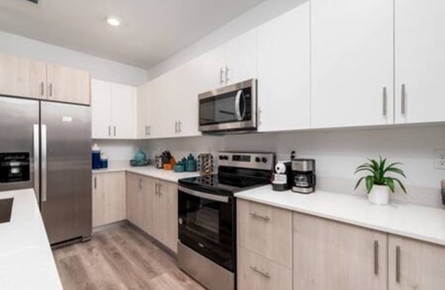 Survey Creek House | Chic 3BR Resort-Style Retreat