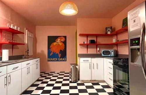 Lincoln Terrace House | Chic 50s Time Capsule Downtown/OU Med/OK Capitol