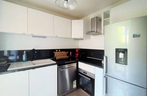 Saint-Denis Apartment | Chic and spacious apart with terrace and parking