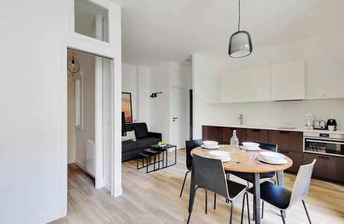 Quartier de la Folie-Mericourt Apartment | Chic Apartment -2BR/6P- Oberkampf/République