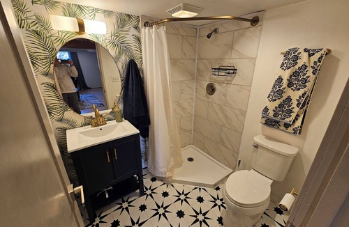 Judkins Park Apartment | Chic Basement in Seattle - Very Close to I-90