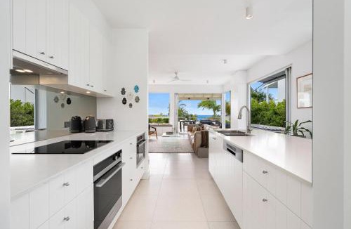 Sunrise Beach Apartment | Chic Beachside Abode, Sunrise Beach