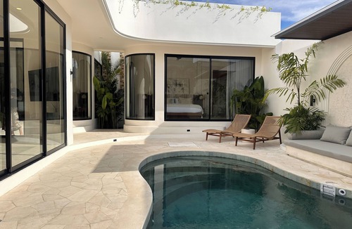 Pecatu Villa | Chic Bingin 2BR Pool Villa for Couples & Families