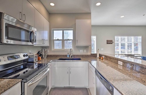 Downtown Boise Condo | Chic Boise Abode: Walk to Bars & Restaurants!