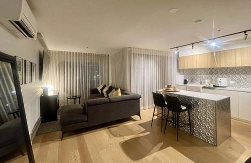 Braddon Apartment | Chic Braddon Branx Apartment Near Cafés & CBD