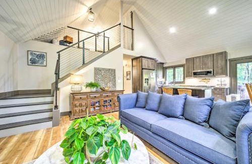 Brevard House | Chic Brevard Cabin - Nature, Trails, & Water!