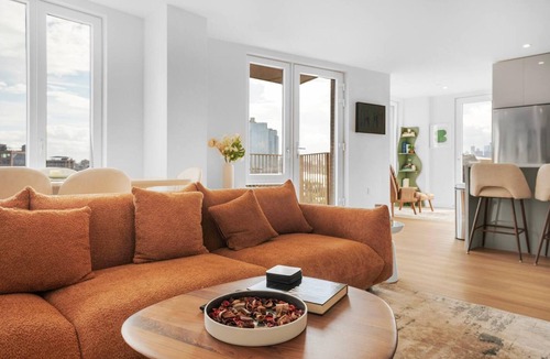 Greenpoint Apartment | Chic Brooklyn Stay Steps to G Train
