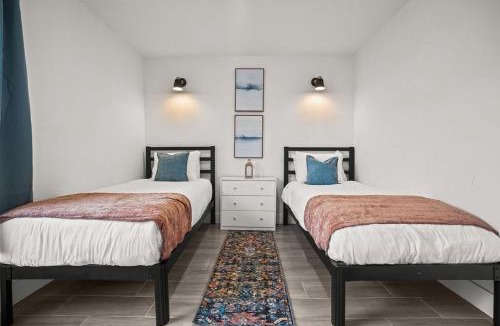 West Palm Beach House | Chic & Central 3BR Mins to Downtown