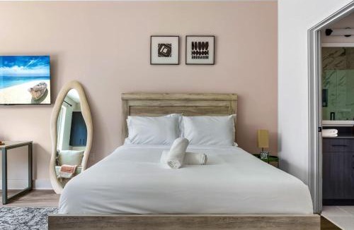 Channel District Apartment | Chic Channelside Studio | Perfect Gate Away!