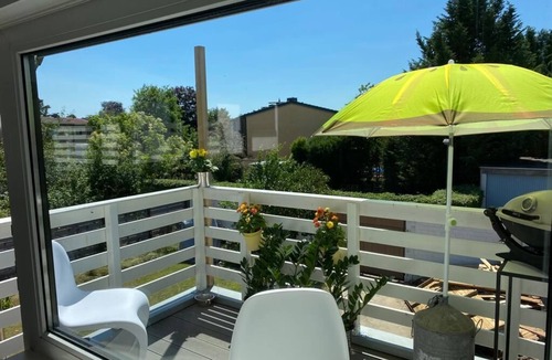 Rhein-Erft-Kreis District Apartment | Chic child-friendly apartment in Cologne Pulheim with balcony, barbecue, playground