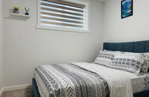 Southwest Calgary House | Chic City Escape- come experience tranquility!