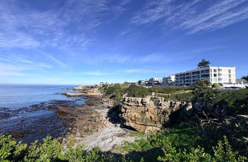 Hermanus City-Centre Apartment | Chic Coastal Hideaway