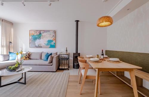 Hermanus City-Centre Apartment | Chic Coastal Hideaway