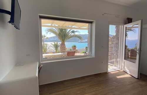 Paraga Apartment | Chic, comfortable studio with great sea views in welcoming Mykonos