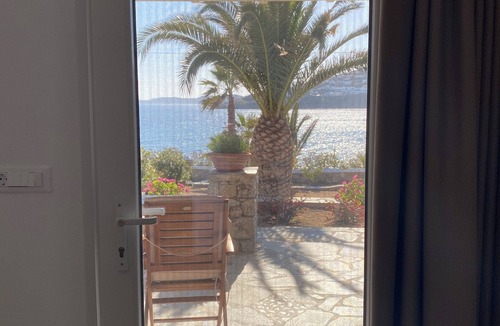 Paraga Apartment | Chic, comfortable studio with great sea views in welcoming Mykonos