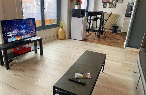 Cret de Roc Apartment | CHIC & COSY Studio BUSINESS Centre GARE NETFLIX