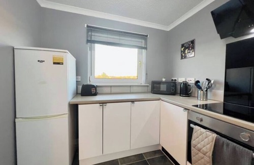 North Glasgow Apartment | Chic & Cozy 2-Bed Flat in Glasgow - Free Parking