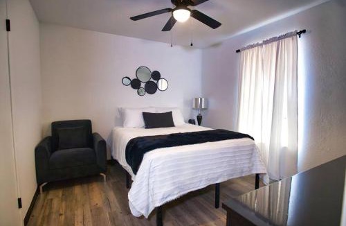 Eagle Pass Apartment | Chic & Cozy 2 bedroom - 1 bathroom - RATED BEST