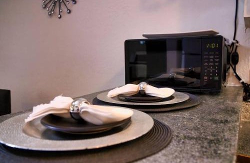 Eagle Pass Apartment | Chic & Cozy 2 bedroom - 1 bathroom - RATED BEST
