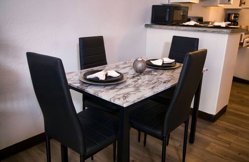 Eagle Pass Apartment | Chic & Cozy 2 bedroom/1 bathroom - RATED BEST