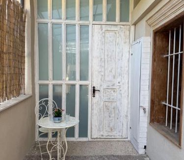 Jaffa Apartment | Chic & cozy Jaffa spot with a garden