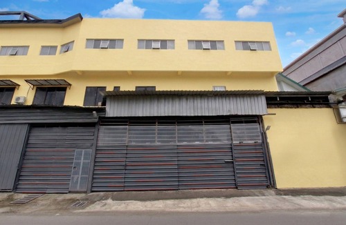 Semarang Utara House | Chic Deluxe Twin Comfort Stay w/Free Wifi