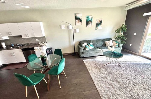 Downtown Des Moines Apartment | Chic Des Moines 1BR with Amenities & Prime Location