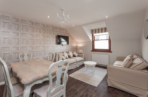 New Town Apartment | Chic Designed Themed Apartment In The Edinburgh City Centre