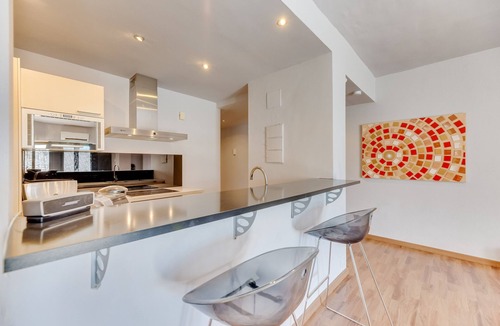 Puerto Banus Apartment | 'Chic Designer' Apartment with Sea Views, Wi-Fi and Air Conditioning