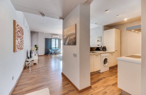 Puerto Banus Apartment | 'Chic Designer' Apartment with Sea Views, Wi-Fi and Air Conditioning
