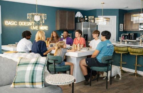 Foley House | Chic dog-friendly coastal stay near Tropic Falls OWA, beach, fenced yard