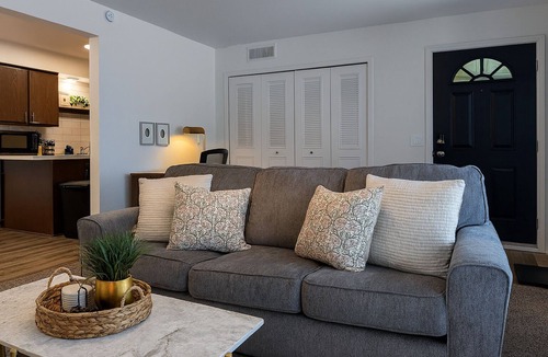 Royal Oak Apartment | Chic Downtown 1BR Stay in Downtown Royal Oak