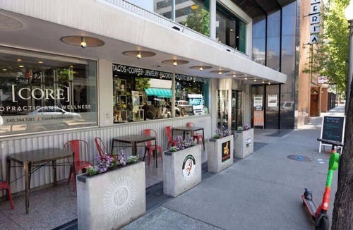 Roanoke Apartment | Chic downtown 1BR with study loft