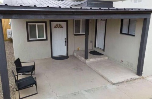 Albuquerque Apartment | Chic Downtown Apart w/King Bed & In-Unit Laundry