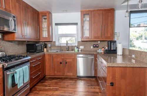 Bankers Hill House | Chic Downtown SD Hub for Families & Friends