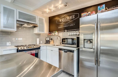 Grant - Glenn Cottage | Chic Duplex in Tucson 1 of 2
