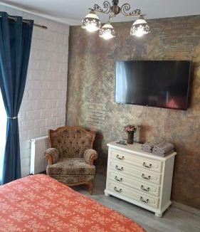 Floresti Apartment | Chic Flat - 24 H self checkin-free parking in the yard