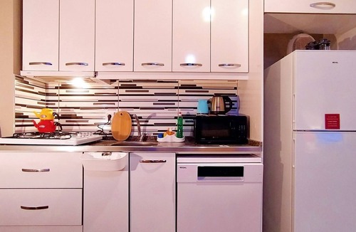 Kundu Apartment | Chic Flat Centrally Located in Antalya