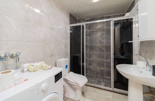 Kundu Apartment | Chic Flat Centrally Located in Antalya