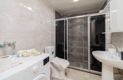 Kundu Apartment | Chic Flat Centrally Located in Antalya