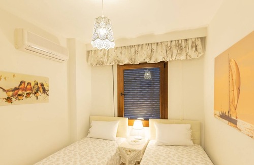 Gundogan Apartment | Chic Flat w Balcony 2 min to Beach in Bodrum