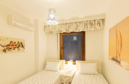 Gundogan Apartment | Chic Flat w Balcony 2 min to Beach in Bodrum