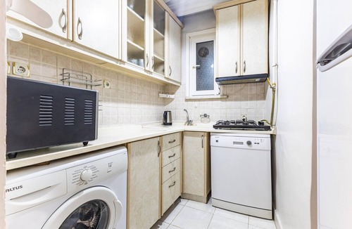 Besiktas Apartment | Chic Flat w Balcony 5 min to Dolmabahce Palace