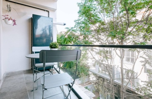 Moda Apartment | Chic Flat w Balcony 5 min to Moda Coast in Kadikoy