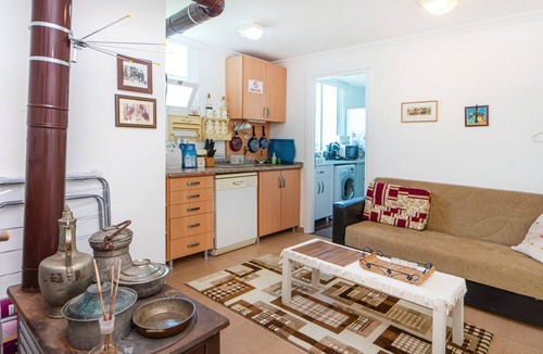 Koycegiz House | Chic Flat w Shared Pool and Garden in Dogusbelen
