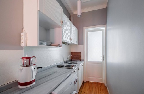 Taksim Apartment | Chic Flat with Balcony 5 min to Taksim Sq